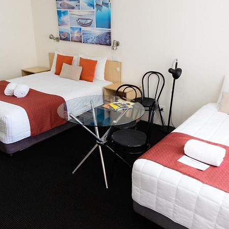 Aston Hill Motor Lodge Порт Макари Екстериор снимка
