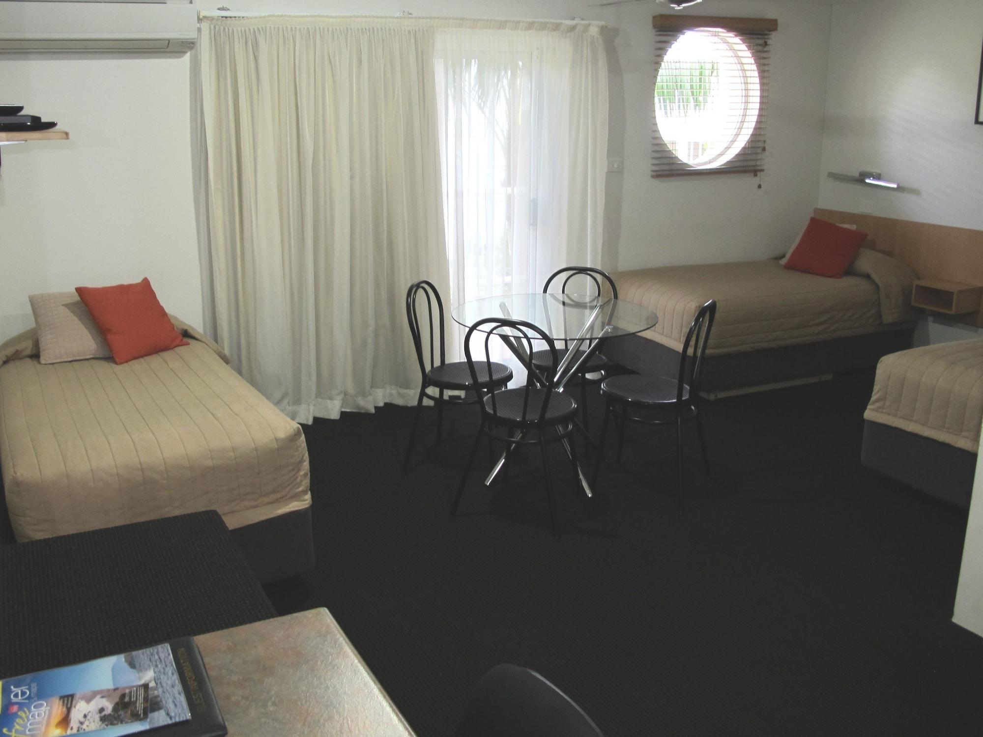 Aston Hill Motor Lodge Порт Макари Екстериор снимка
