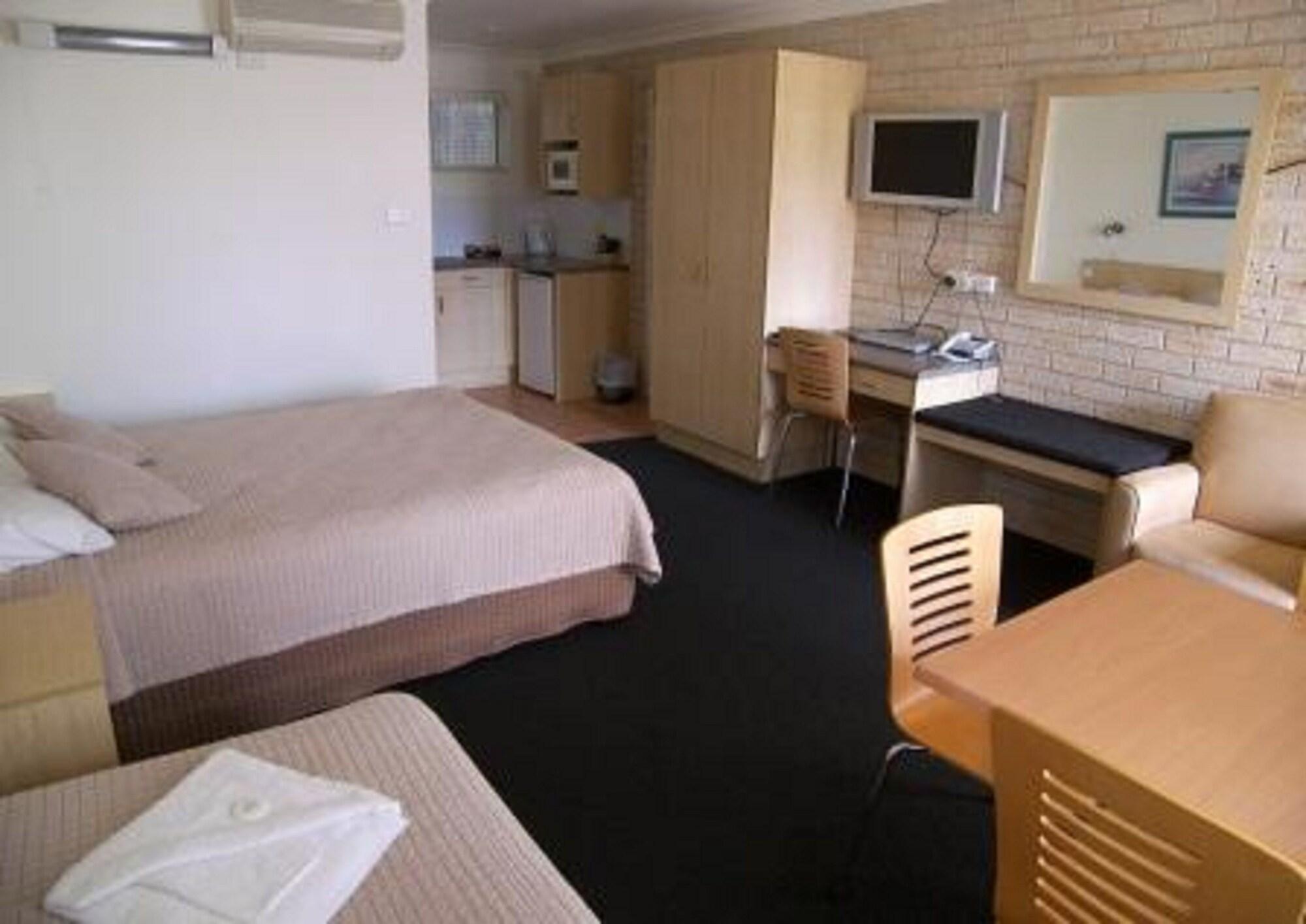 Aston Hill Motor Lodge Порт Макари Екстериор снимка