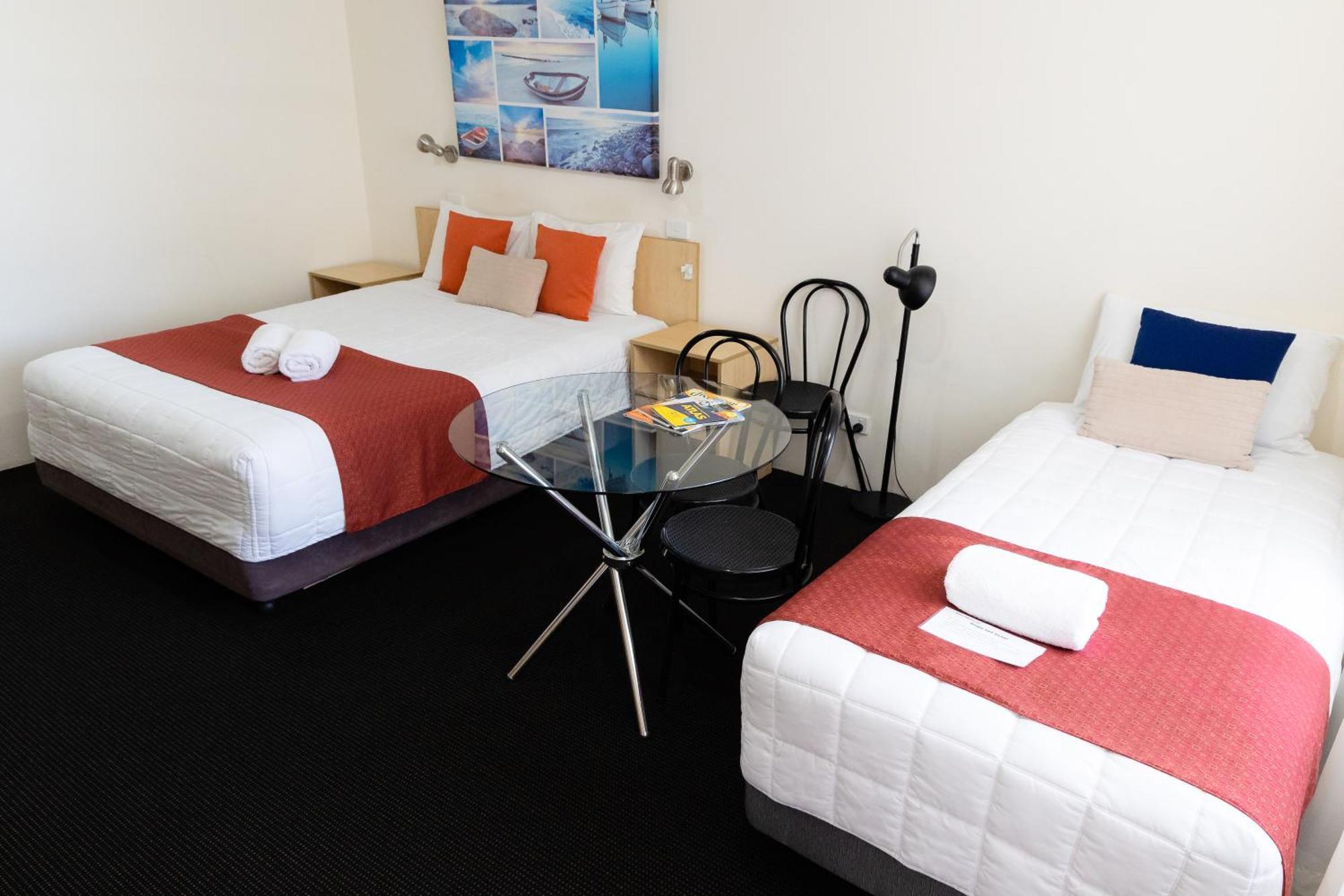 Aston Hill Motor Lodge Порт Макари Екстериор снимка
