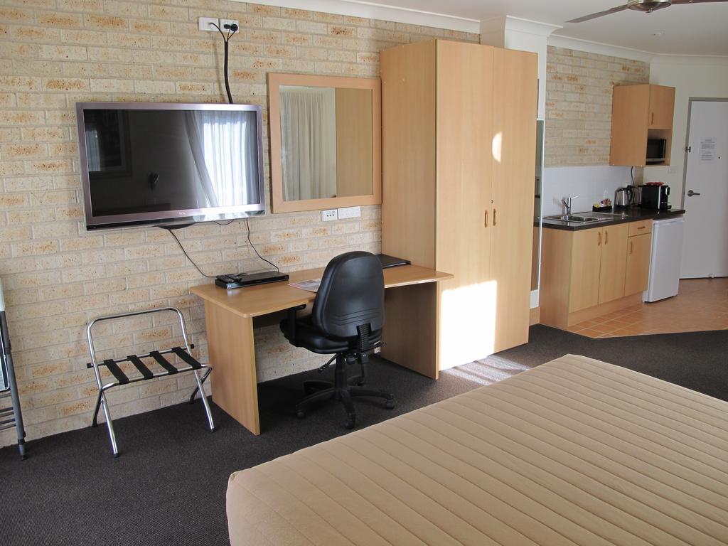 Aston Hill Motor Lodge Порт Макари Екстериор снимка