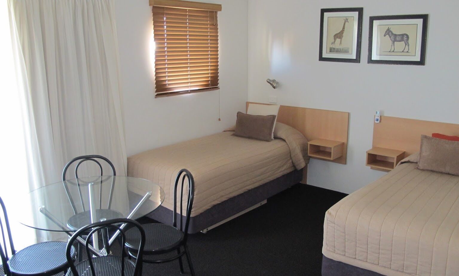 Aston Hill Motor Lodge Порт Макари Екстериор снимка